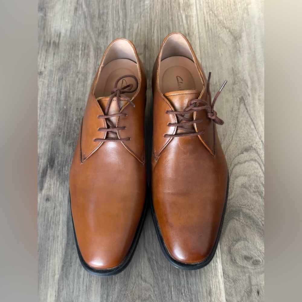 Clarks Men's Brown Leather Dress Shoes, New with tags